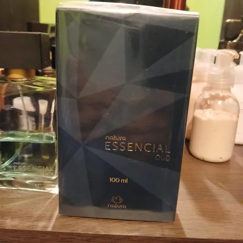 Perfume essencial oud lacrado