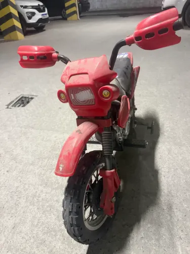 Moto elétrica infantil
