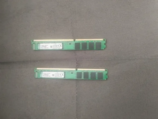 Memoria RAM 4GB Kingston DDR3 (As duas 80)