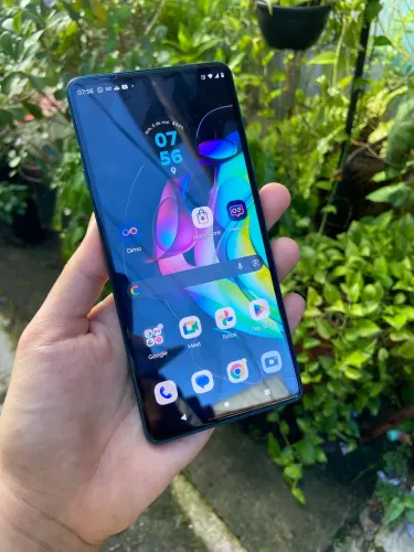 Motorola Edge 20