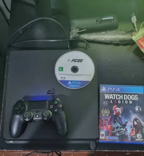 Ps4 slim, 2 jogos e um controle