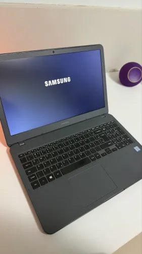 Notebook Samsung essentials 15.6 Pol