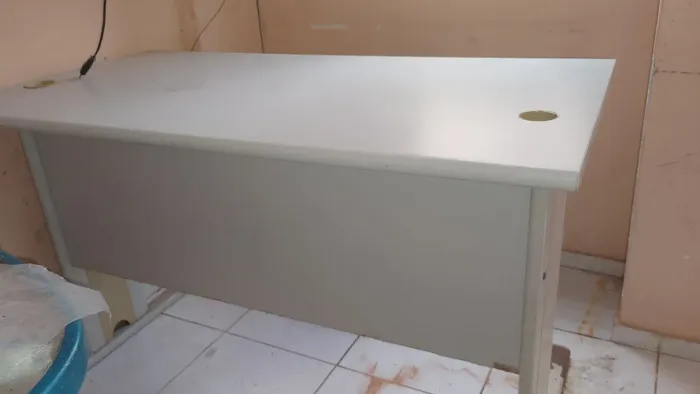 MESA DE ESCRITÓRIO/ PESSOAL