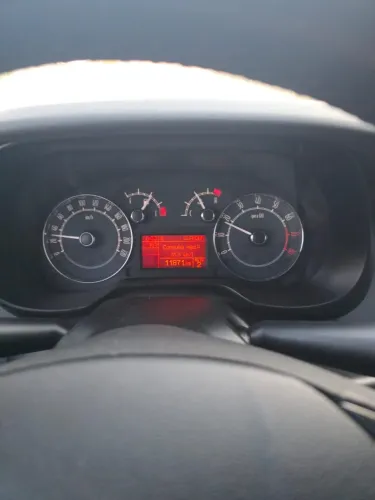 Fiat Linea Absolute 1.9/1.8 Flex Dualogic 4P 2010