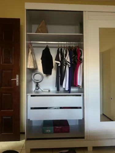 GUARDA ROUPA DUAS PORTAS COM ESPELHO