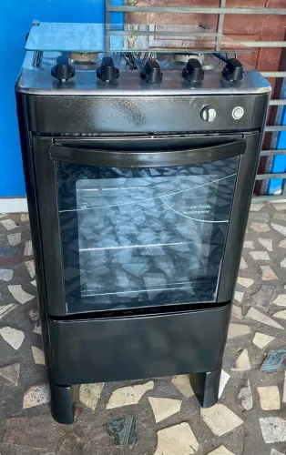 Fogão 4 bocas Esmaltec preto com elétrico. ENTREGO