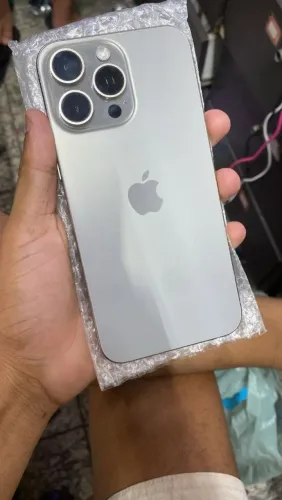 iPhone 15 pro Max 256 gigas