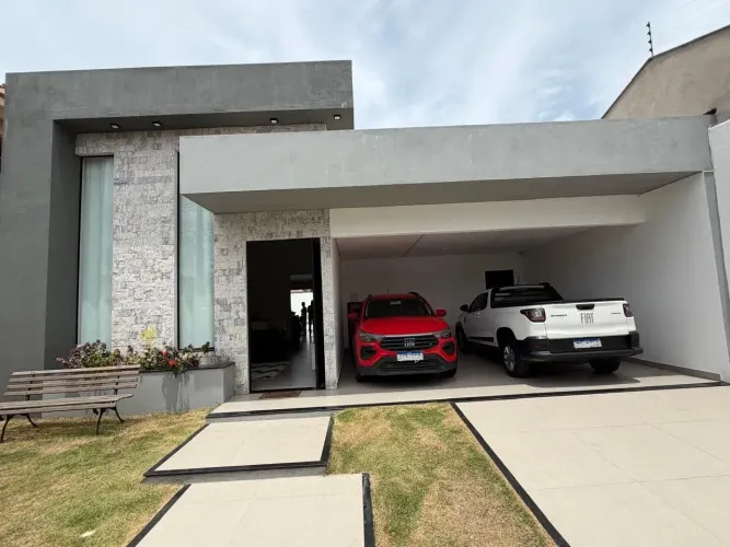 Casa Linda com três quartos e uma suíte em Interlagos com Piscina e Churrasqueira