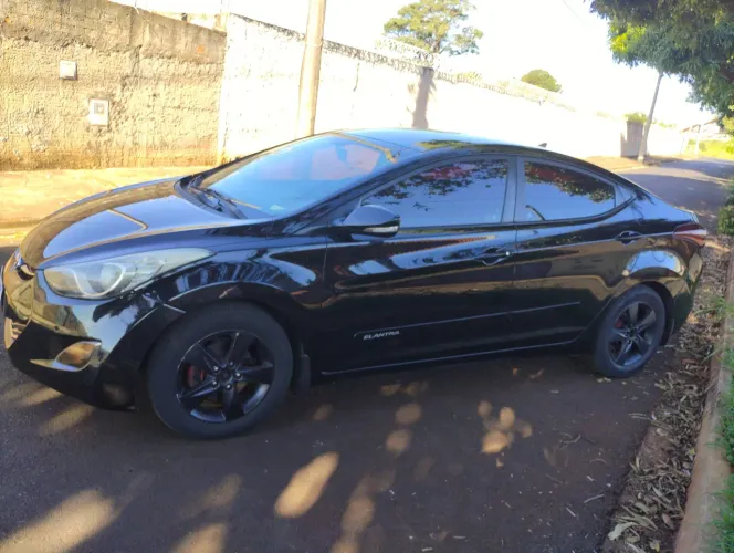 Hyundai Elantra GLS 2.0 16V Flex Aut. 2014