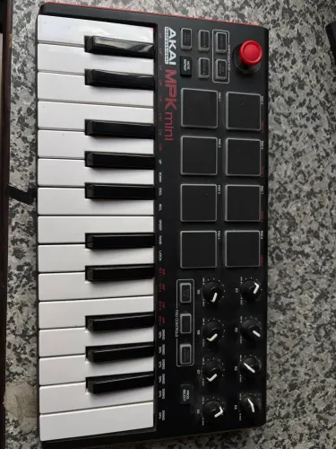 Akai MPK Mini