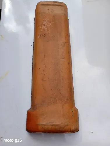 Telhas de ceramica coloniais usadas