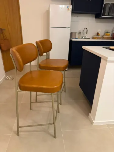 Kit 2 Banquetas Altas Caramelo e Champanhe