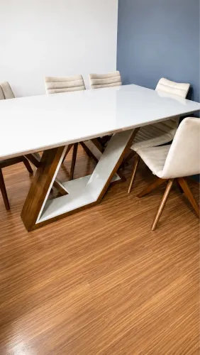 Mesa de Jantar com 8 Cadeiras - Design Moderno - Excelente Qualidade