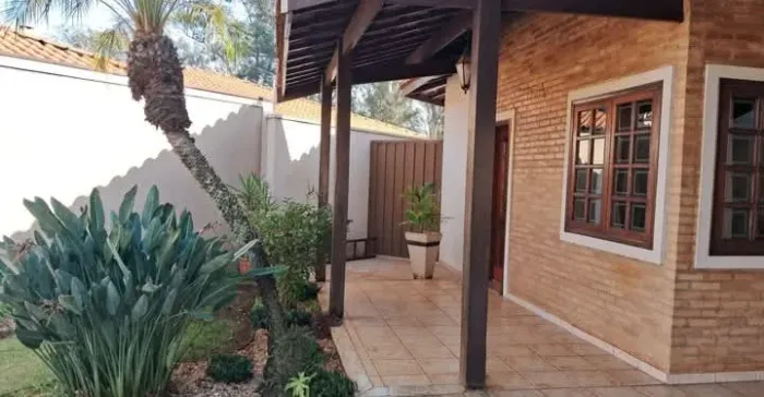 Casa em condomínio 