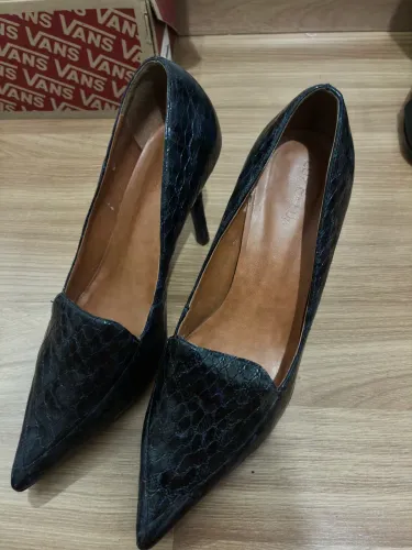 Scarpin Alligator Luz da Lua
