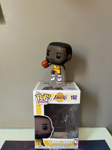 FUNKO POP LEBRON JAMES