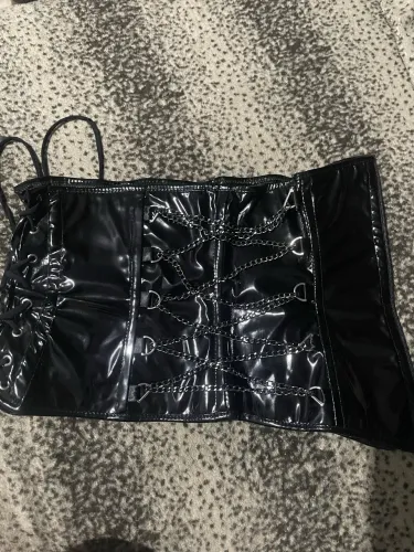 Corset gótico de vinil