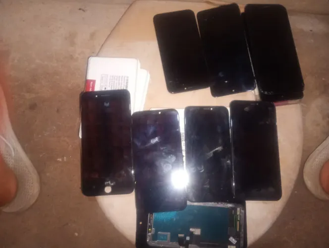 Tela de iPhone XR 7 plus e bateria de iPhone pra ir embora logo