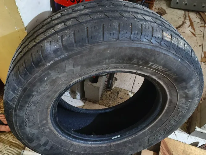 1 Pneus de pickup 265 70 R16
