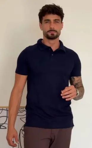 Camiseta gola Polo ou Padre