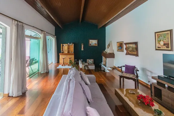 Casa para venda em Jardim Prudência com 4 quartos, sendo 1 suíte, 219m²