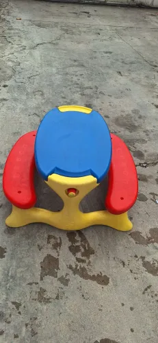 Mesa infantil Bandeirantes para atividades