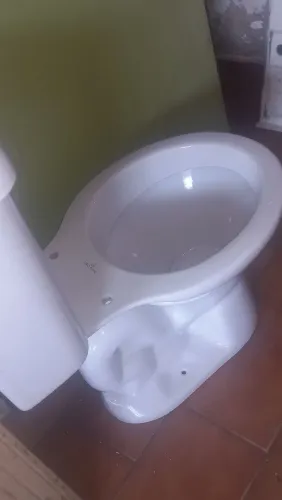 CONJUNTO SANITÁRIO COM CAIXA ACOPLADA APENAS $270