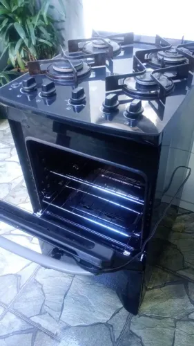 fogão elétrico 4 bocas Elétrolux semi novo