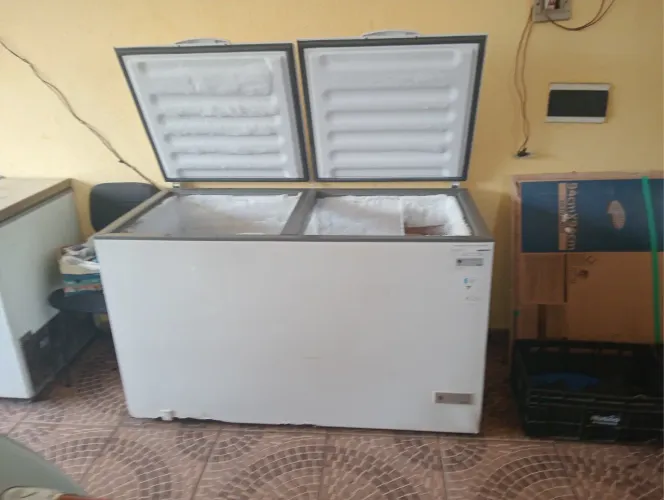 Vendo 2 freezers funcionando perfeitamente