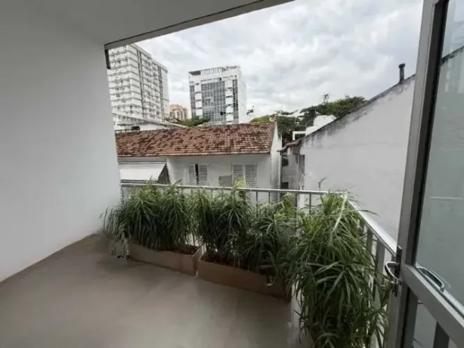 Apartamento no Leblon 2 quartos todo reformado!
