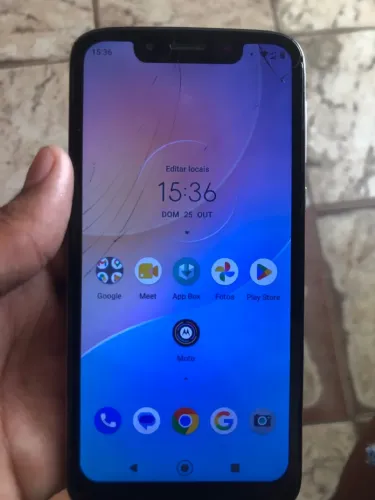 Motorola g7 play todo novo só tá trincado a tela mais meche de boa