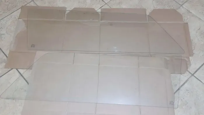 Par Vidros Novos Janela Fixa Laterais Traseiros Bagageiro Vw Parati Quadrada 81/95