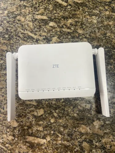 10 und zte GPON ZXHN F6201B wifi 6 acompanha carregador.