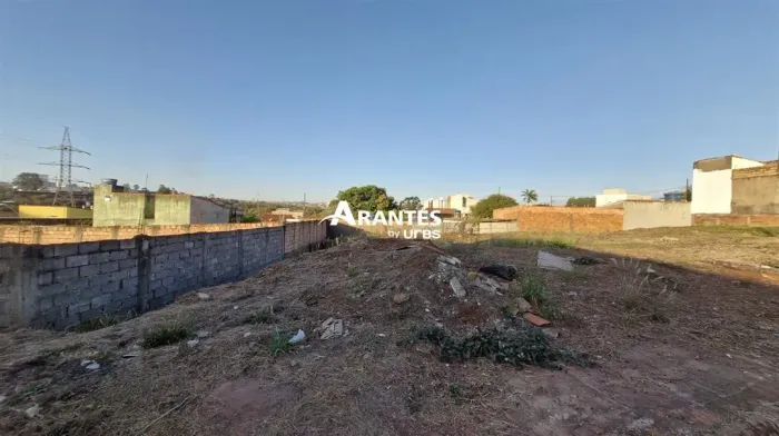 Terreno com 288m² à venda no bairro Taiaman