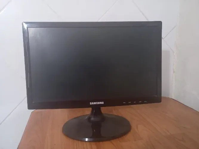 Monitor Samsung S19C301F 