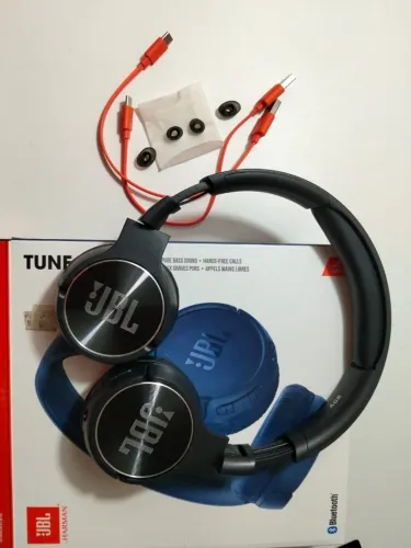 Fone ultra conservado