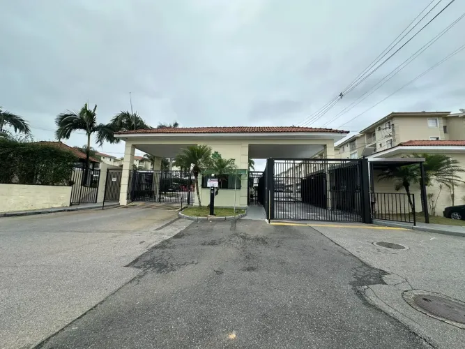Imóvel para aluguel com 55 metros quadrados com 2 quartos em Jardim Flamboyant - Pouso Ale