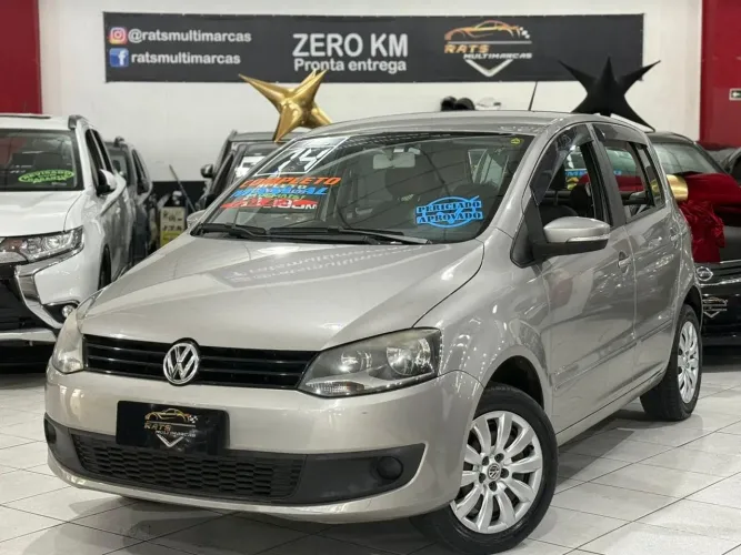 Volkswagen Fox 1.0 MI Total Flex 8V 3P 2014