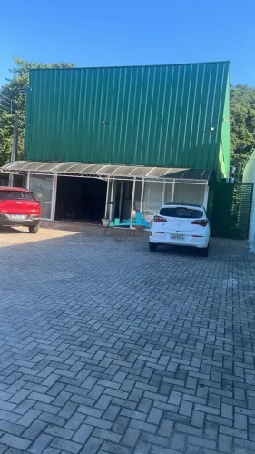 GALPÃO NO RIO TAVARES