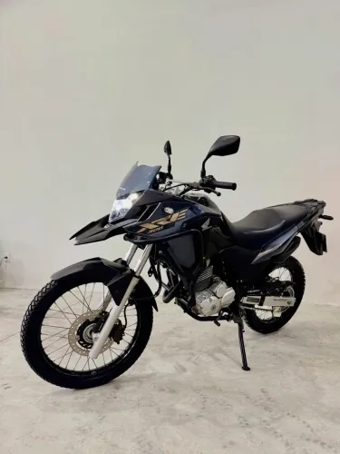VENDO XRE 300 2023