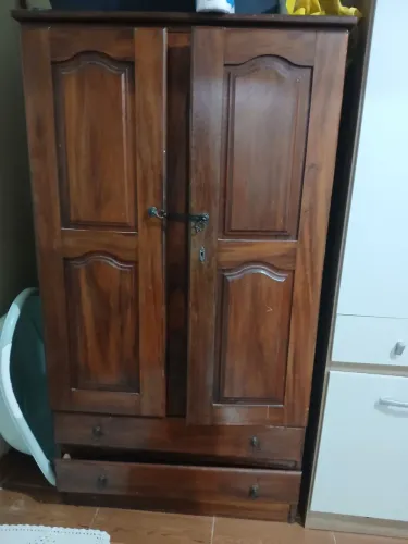 Guarda roupa madeira maciça / passo cartão