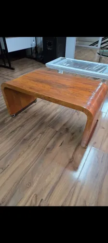 Belíssima Mesa de entrada ou Corredor