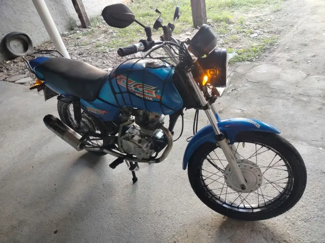 Vendo ou troco por carro Titan 98 motor recentemente feito 