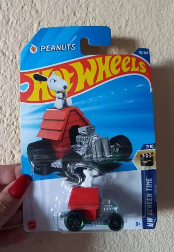 Carrinho Hot Wheels Snoopy Novo