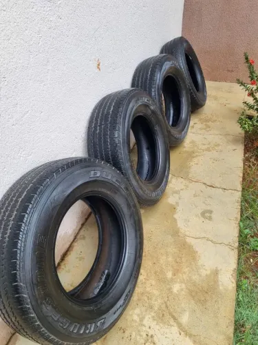 Conjunto Pneu Dueler 245/70/R16
