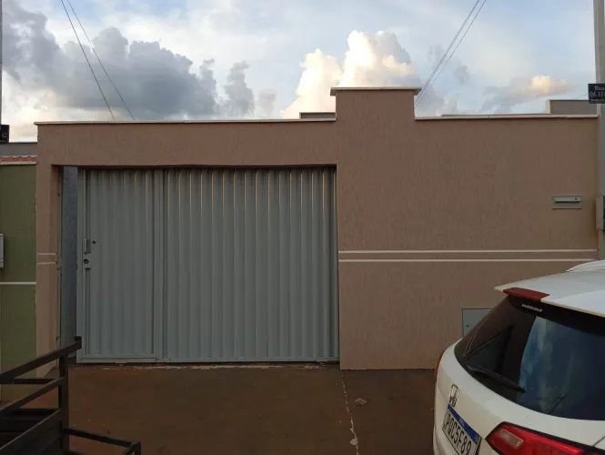 Vende se agio de casa em Guapó