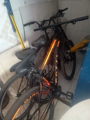 Vendo três bicicleta por 1500 a de 29 está nova e a de 26 bom estado de uso motivo viaje