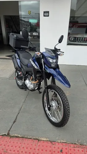 Honda CBTwitter 300f com apenas 400 km rodados  estado de zero km