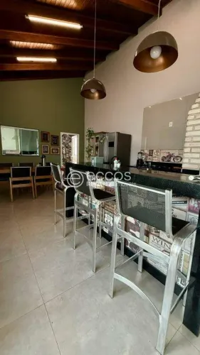 Casa à venda, 4 quartos, 3 suítes, 4 vagas, Pampulha - Uberlândia/MG