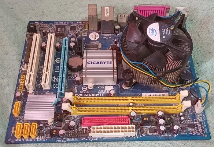Placa Mãe Gigabyte GA-G31M-S2L